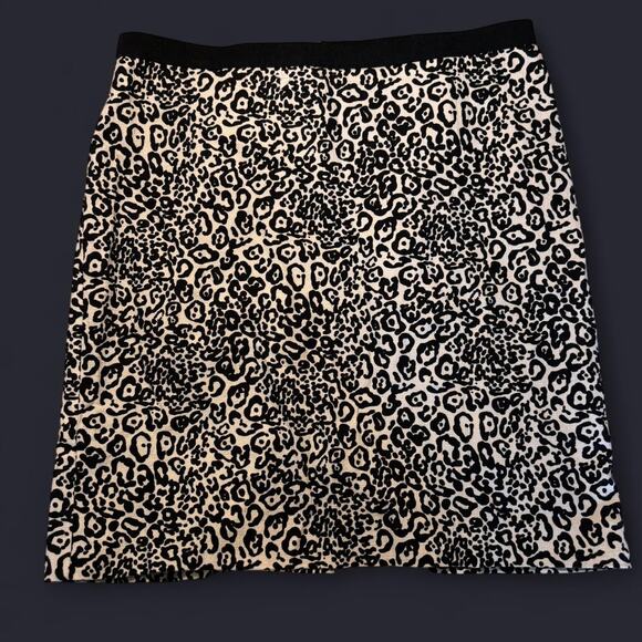 Ann Taylor Black & White Leopard Print Skirt - Size 12 - Picture 2 of 4